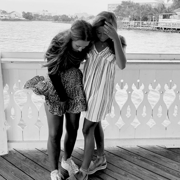 Meet your Posher, Ava - Picture 1 of 1